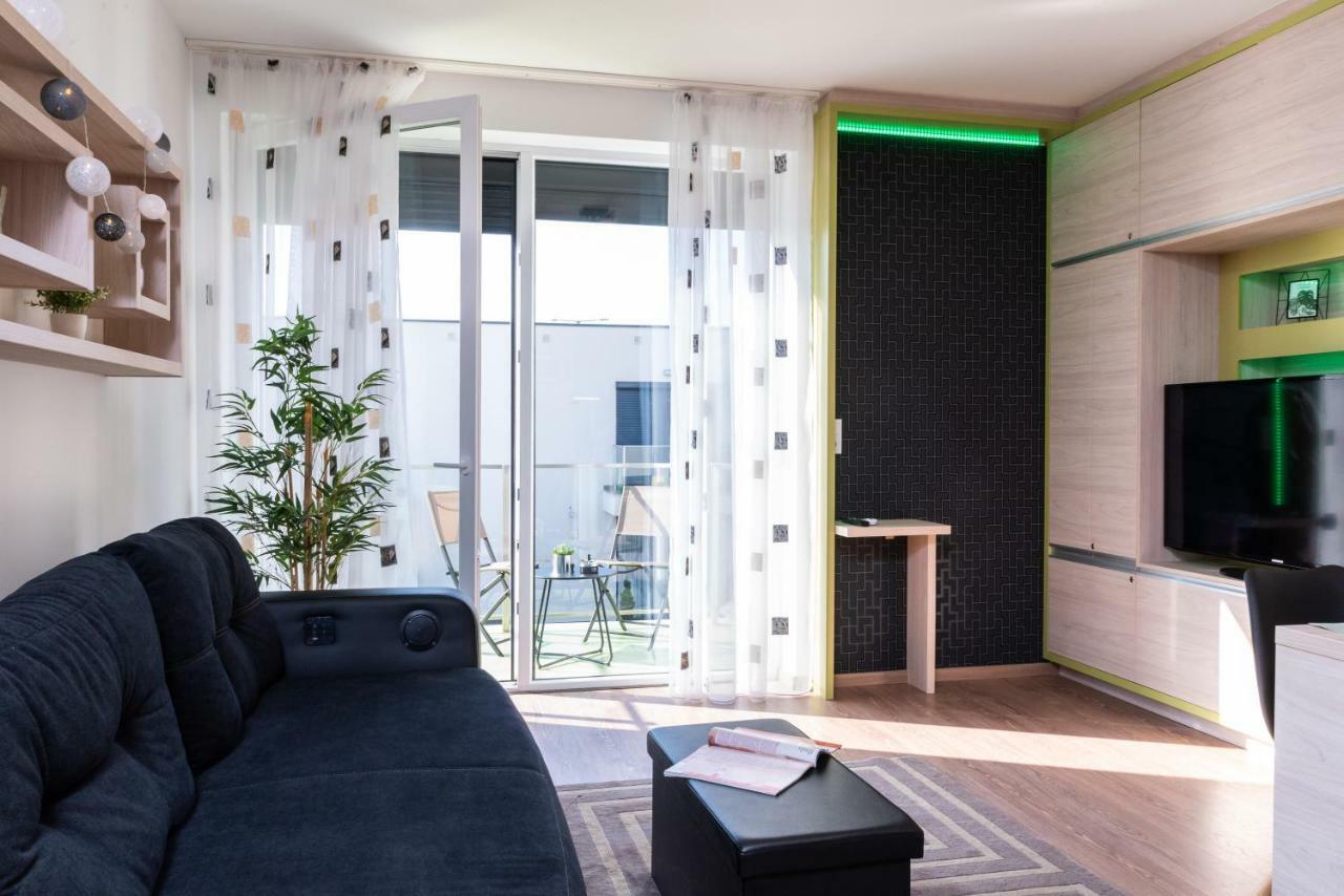 Defne Apartman Ντέμπρετσεν Εξωτερικό φωτογραφία