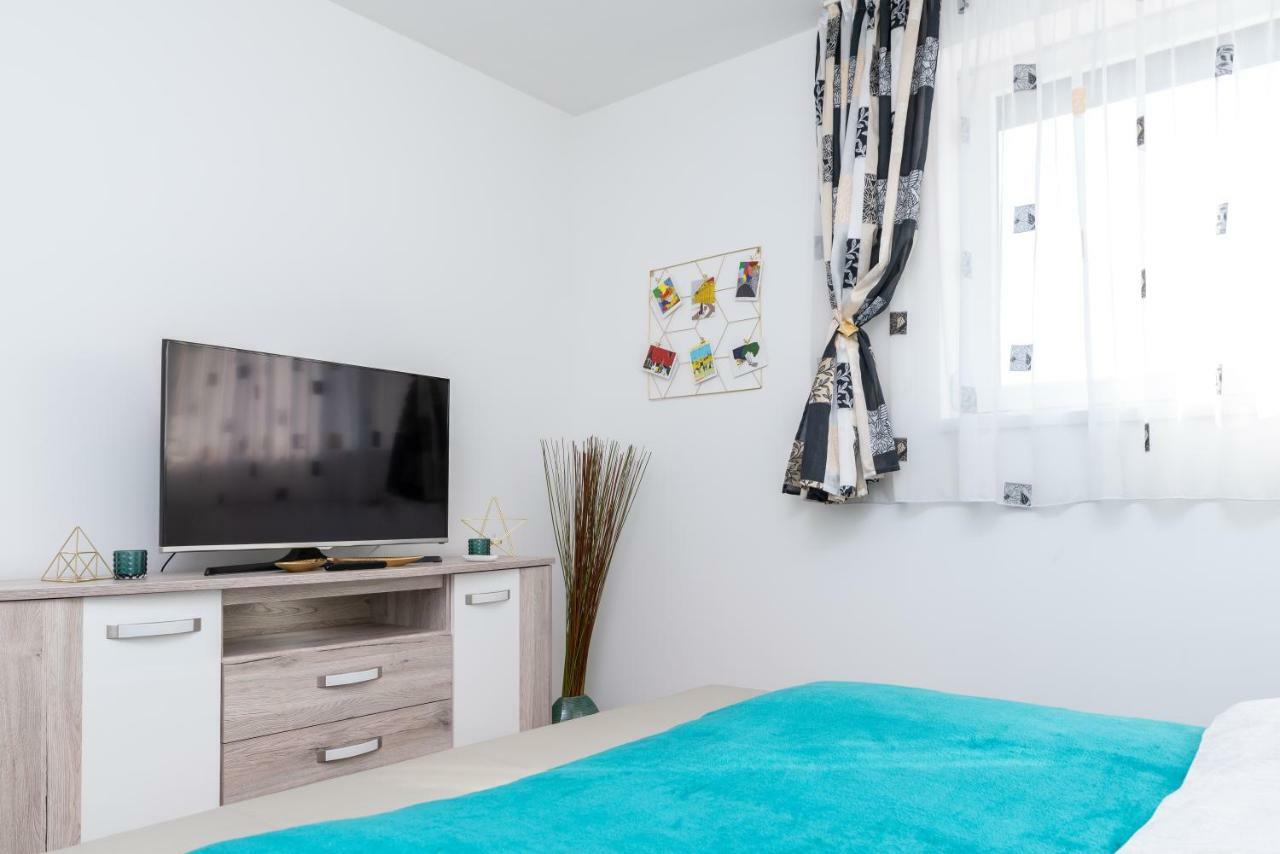 Defne Apartman Ντέμπρετσεν Εξωτερικό φωτογραφία